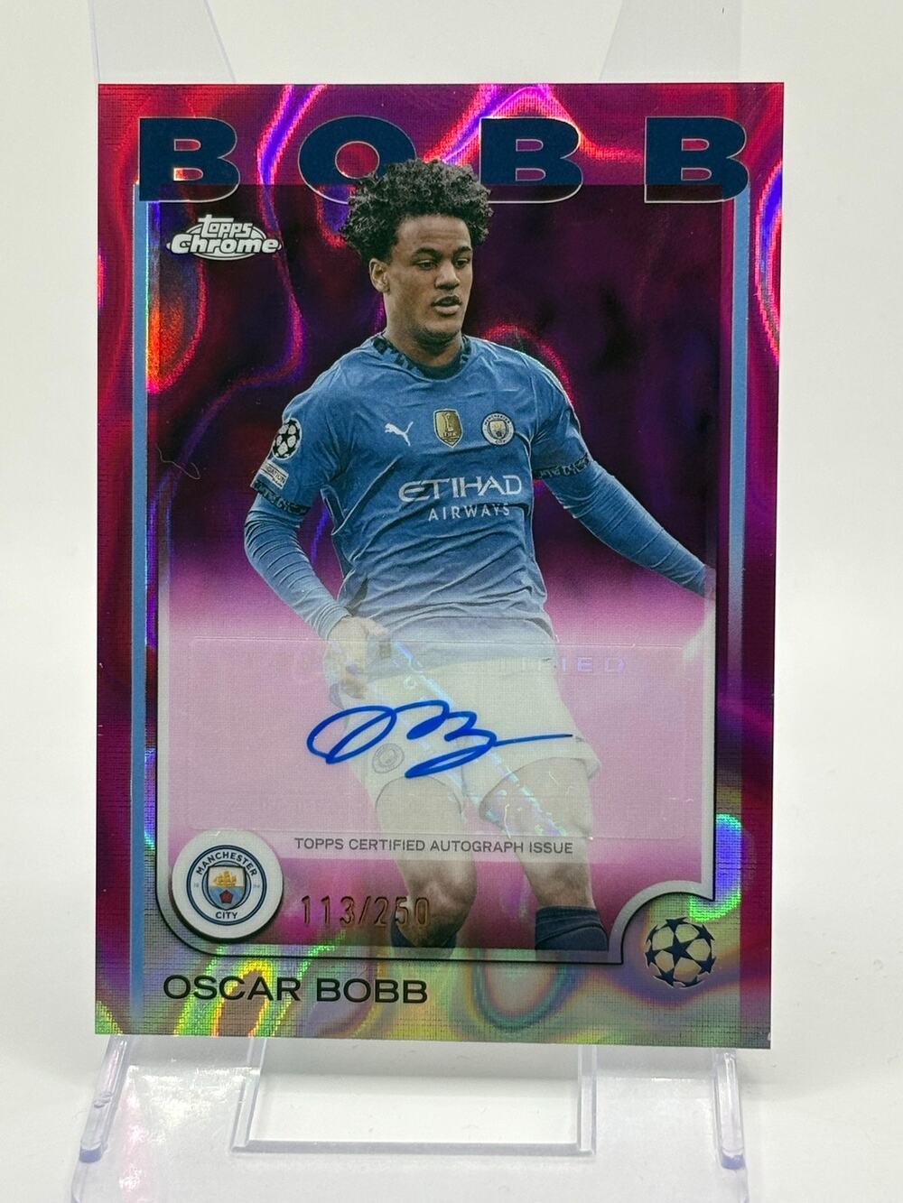 2025 Topps Chrome UEFA UCC Oscar Bobb Pink Auto 113/250 SP Manchester City